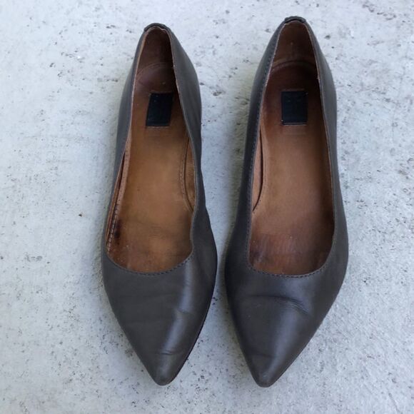 Frye Flats  - Picture 1 of 6
